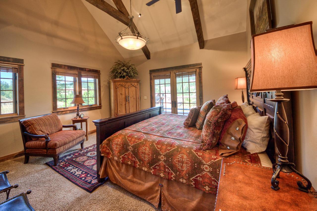 Antler Ridge Lodge บิกสกาย ภายนอก รูปภาพ